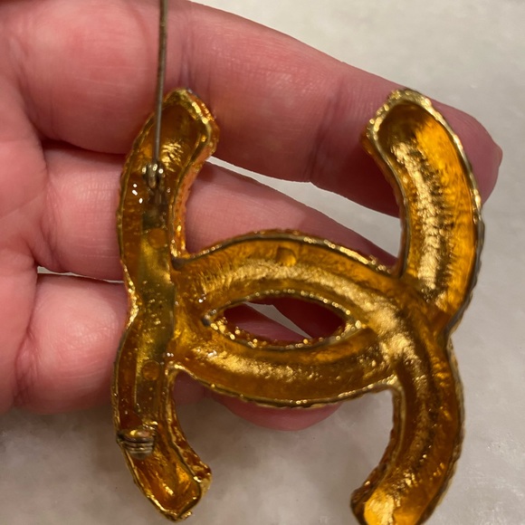 Authentic Chanel CC gold pin - Picture 4 of 8